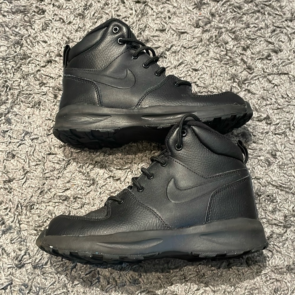 Nike Manoa boots